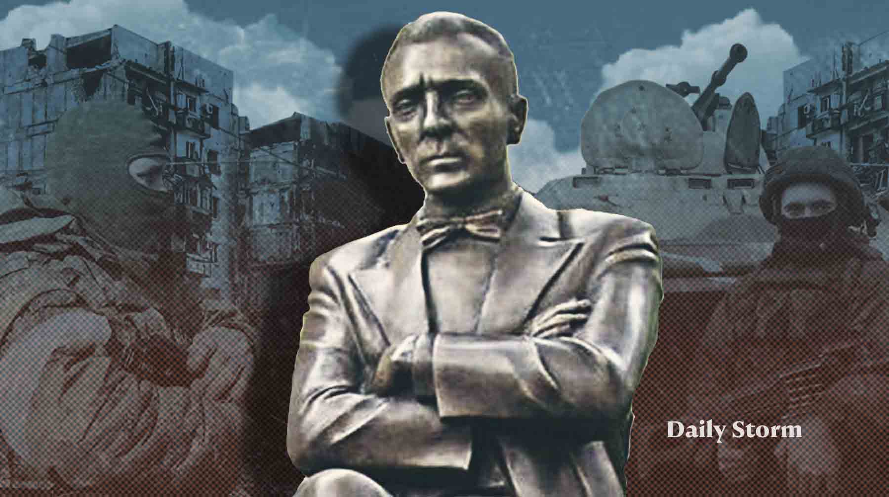 «Сами себя марают!»: внук Михаила Булгакова прокомментировал решение киевских властей снести монумент в честь писателя