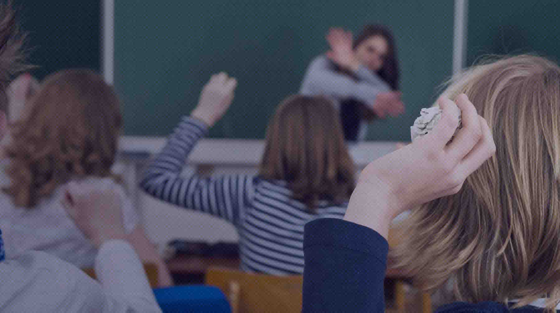 Dailystorm - Гнобили на глазах педагога: общественники жаловались на красноярскую школу, где ученица устроила поджог