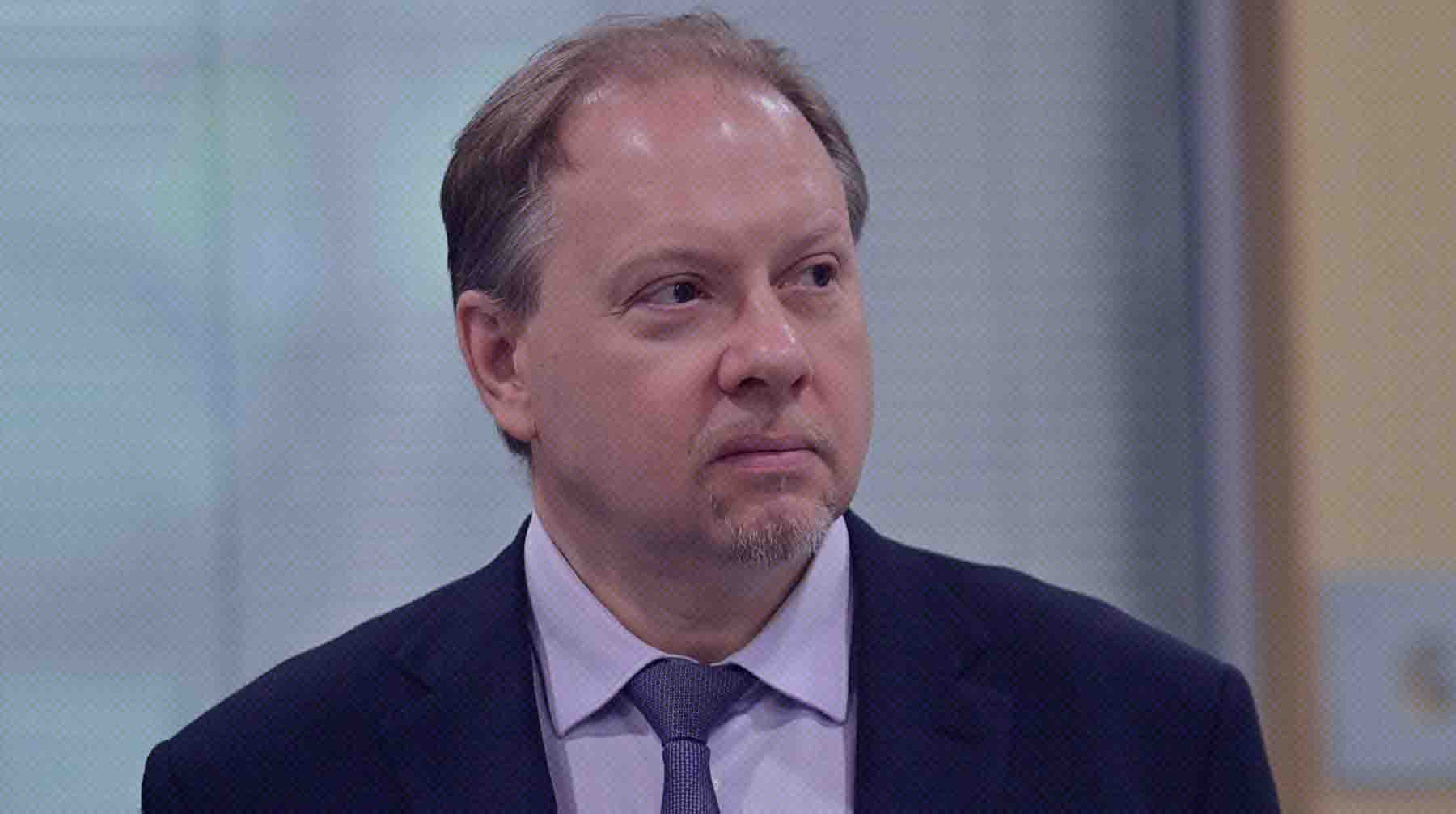 Он единственный из фракции «Единой России» поддержал требование КПРФ к Минцифры объяснить причины замедления мессенджера Олег Матвейчев