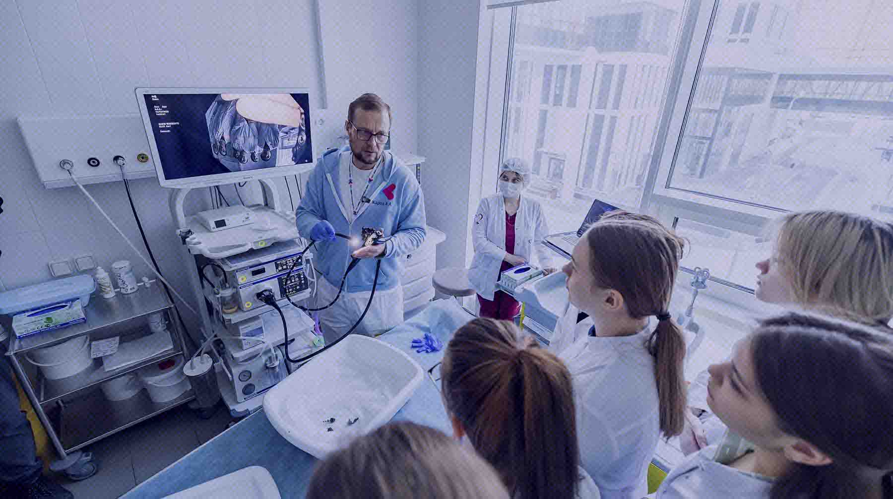 Школьники общались с главврачами и разбирали настоящие истории болезней Фото: Департамент образования и науки Москвы