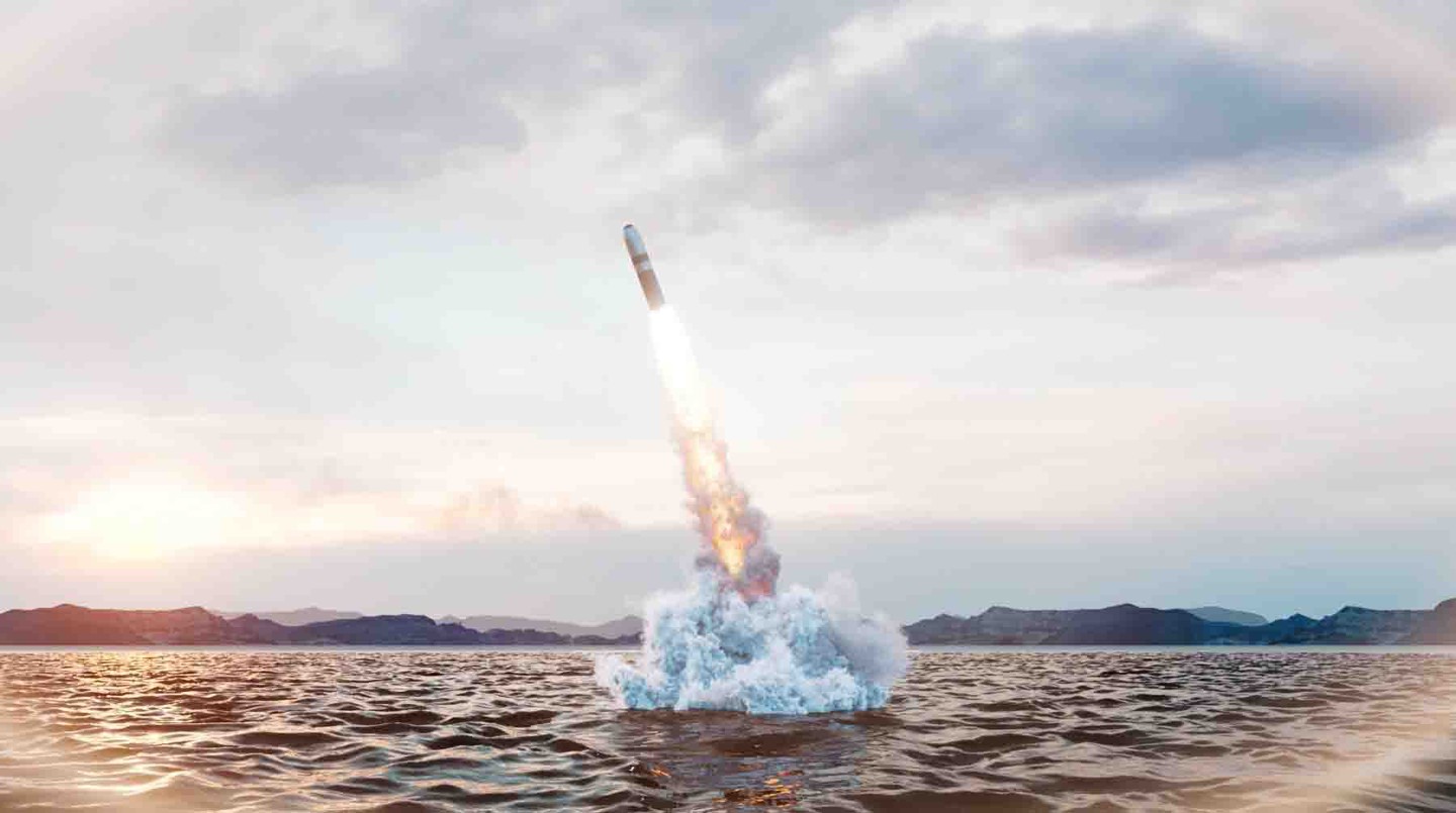 Запуск  баллистической ракеты Trident