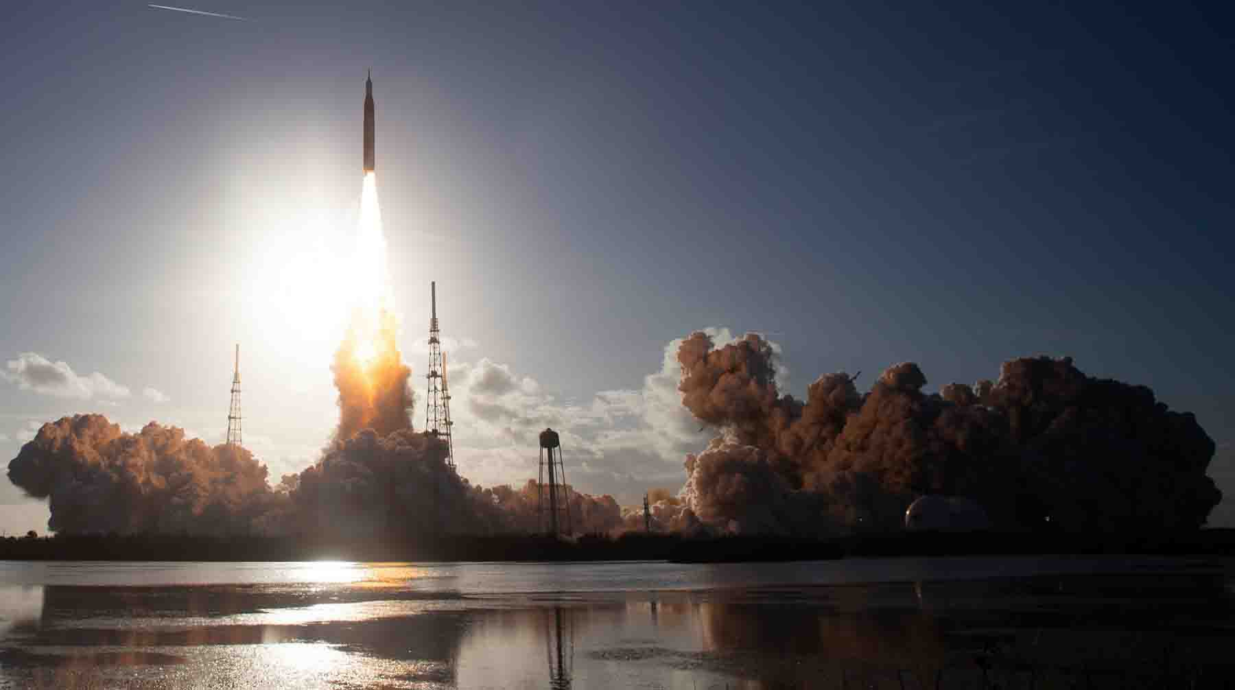 Запуск ракеты NASA на Луну (космическая миссия «Артемида II»)