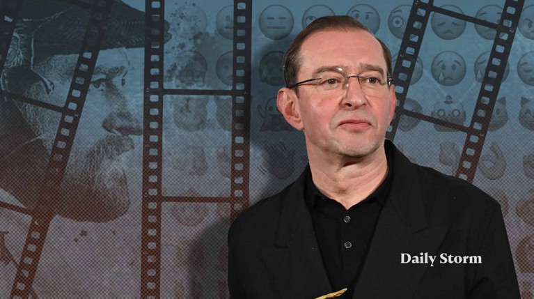 Константин Хабенский смайликом ответил на вопрос об удалении третьего сезона «Метода»