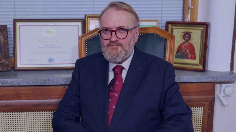Милонов назвал владельцев iPhone лузерами, но попросил российские власти не запрещать технику Apple
